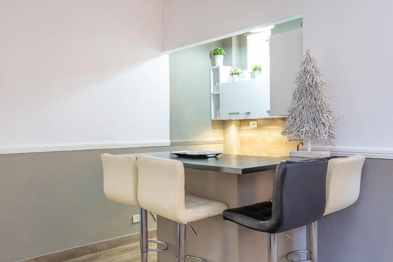 Central Charm Near Piazza Navona - Cozy Loft For 2 Rome Apartment